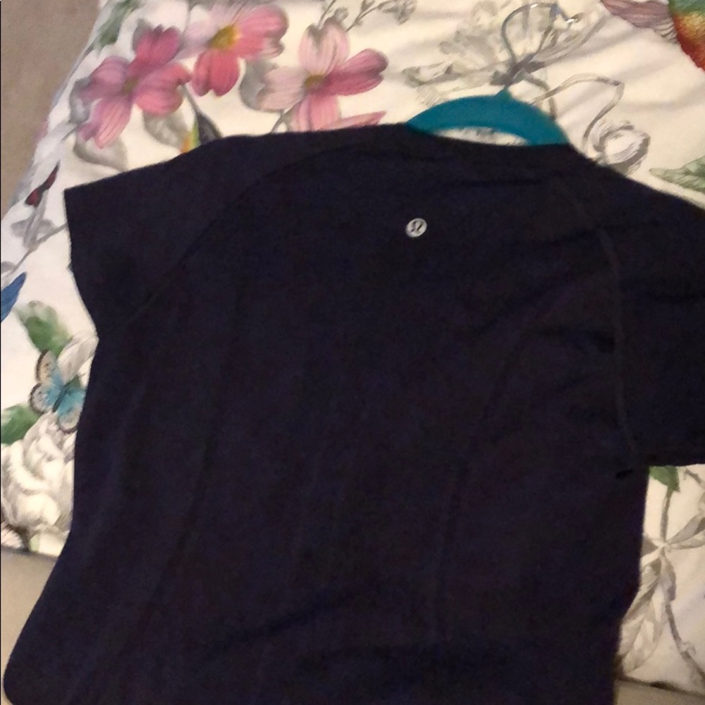 Beautiful top - Picture 5 of 5